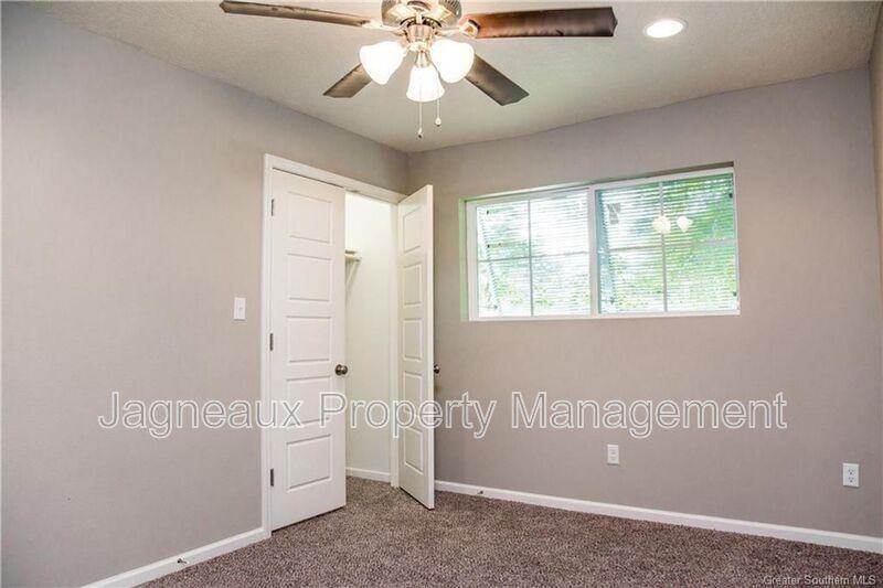 3613 Forest Dr - Photo 3 of 22