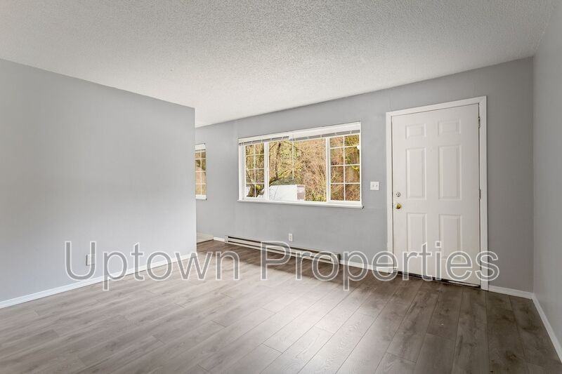 1515 Sw Custer Dr #B9 - Photo 3 of 14