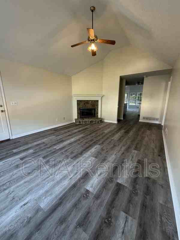 508 Brooksdale Dr - Photo 3 of 18