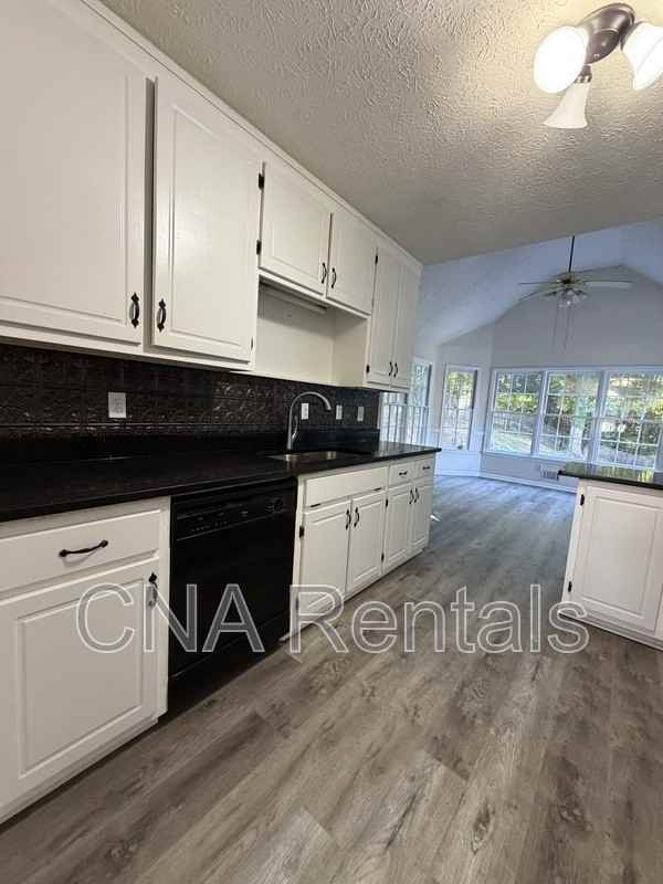 508 Brooksdale Dr - Photo 4 of 18