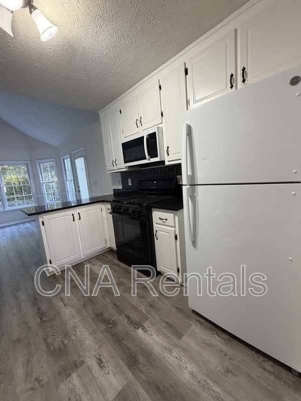 508 Brooksdale Dr - Photo 5 of 18