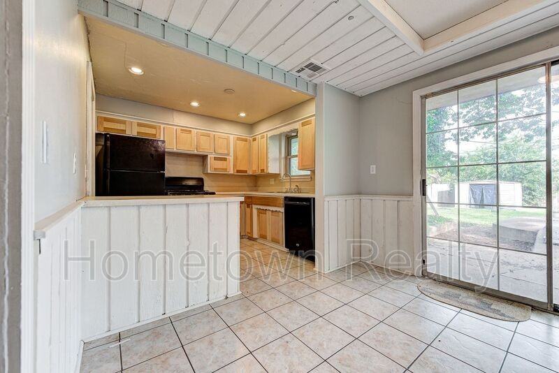 2817 Sw 82nd St - Photo 7 of 30