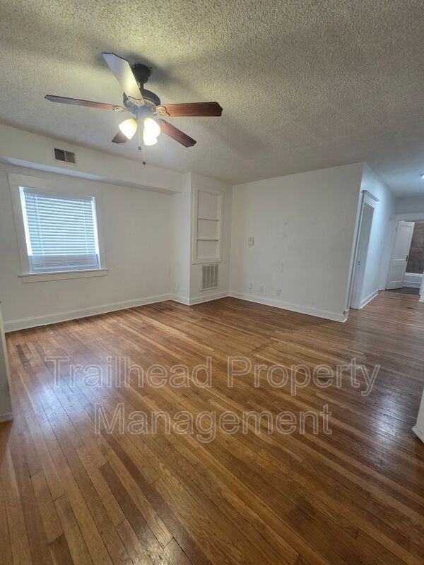 3433 Central St #303 - Photo 3 of 15