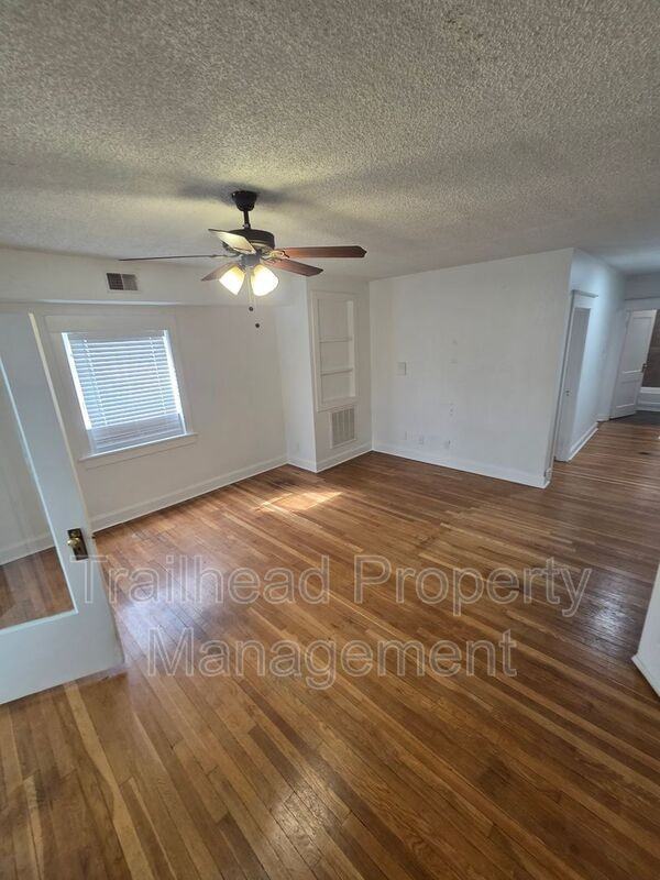 3433 Central St #303 - Photo 5 of 15