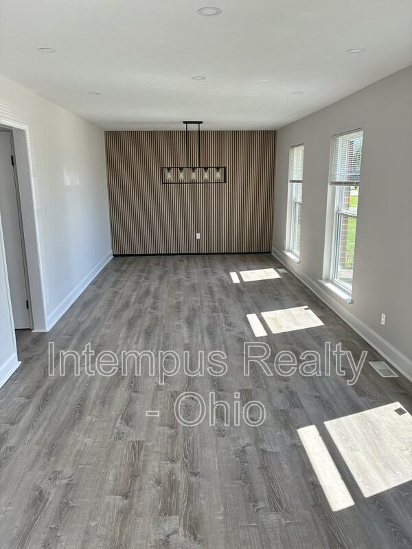 50 Huber Village Blvd - Photo 4 of 20