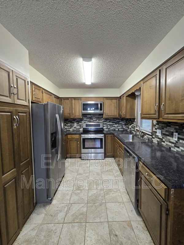 4109 Auburn St - Photo 7 of 28
