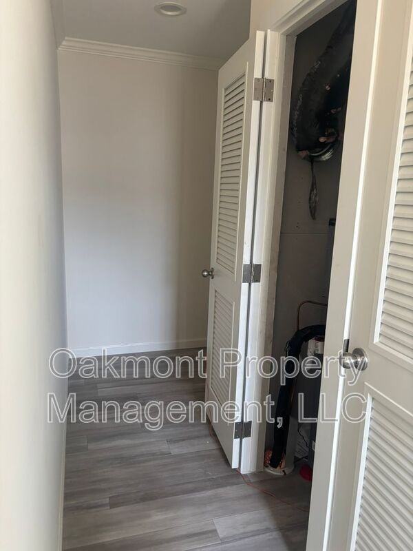 176 Rosewood Dr - Photo 4 of 10