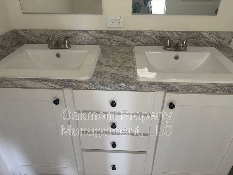 176 Rosewood Dr - Photo 6 of 10