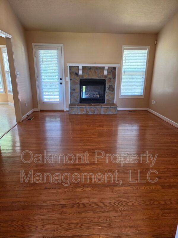 3929 Eastdale Dr - Photo 2 of 22