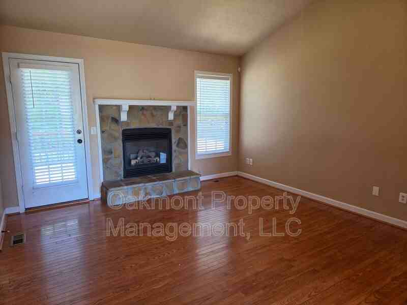 3929 Eastdale Dr - Photo 4 of 22