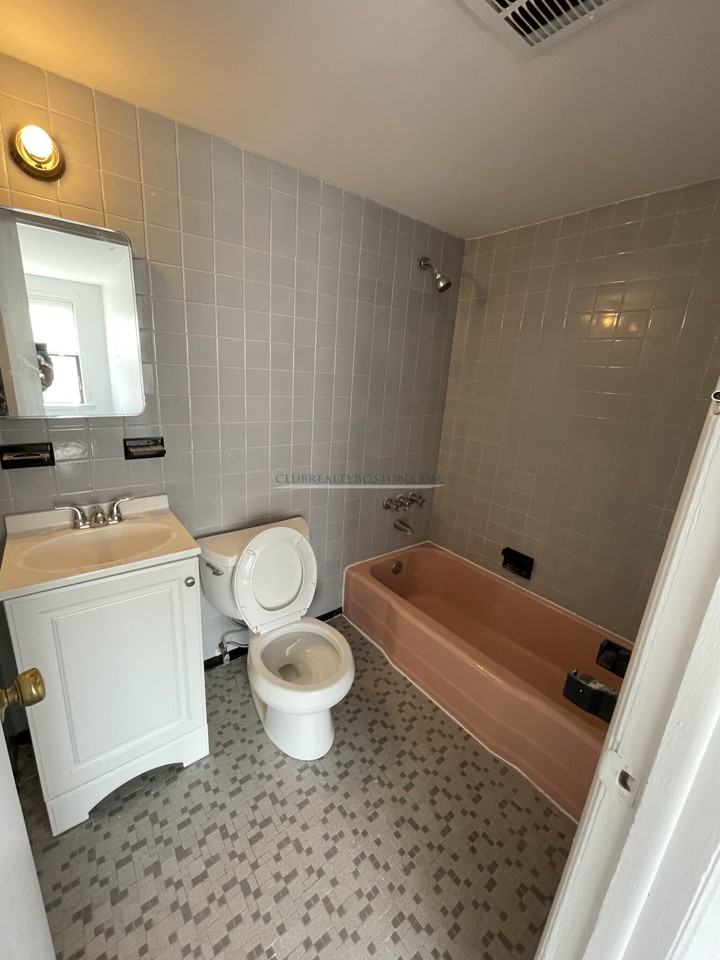 414 Market St #1 - Photo 4 of 8