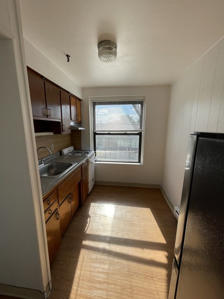 414 Market St #1 - Photo 5 of 8