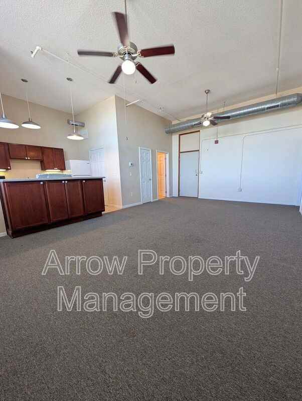 720 J St - Photo 2 of 11