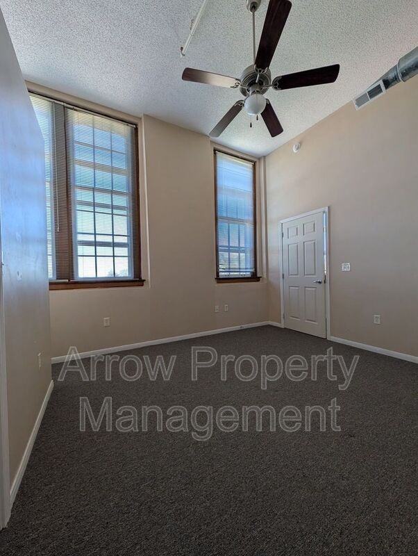 720 J St - Photo 5 of 11