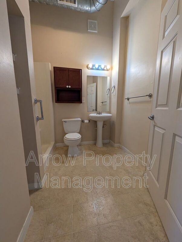 720 J St - Photo 7 of 11