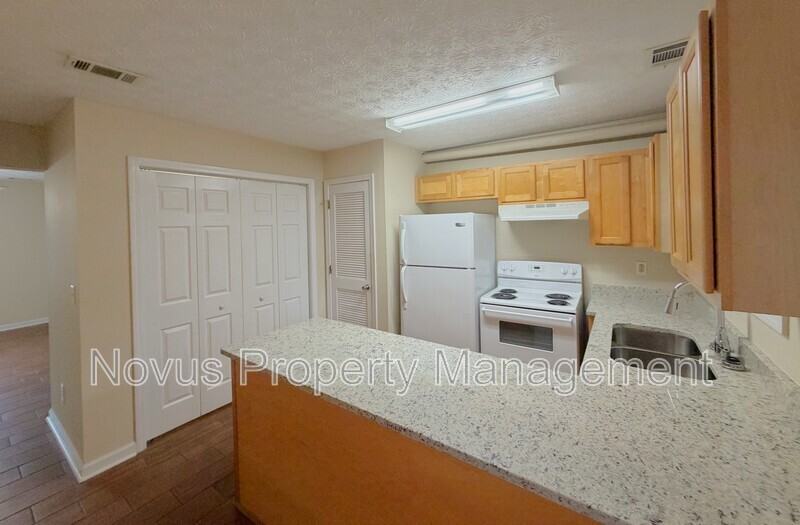 527 Lawson St - Photo 6 of 21
