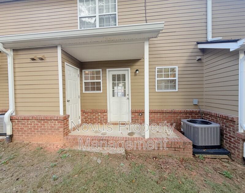 527 Lawson St - Photo 7 of 21