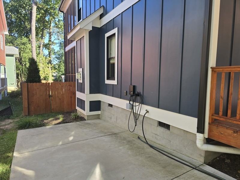 1306 Sedgefield St - Photo 3 of 50