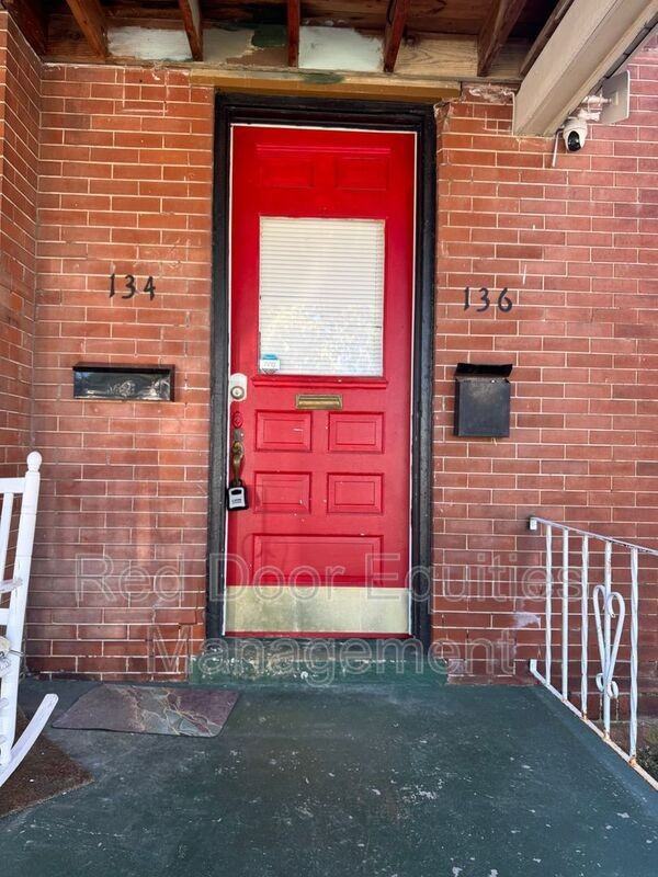 136 W Walnut St - Photo 2 of 17