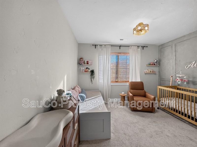 8063 Se Reddington St - Photo 3 of 49