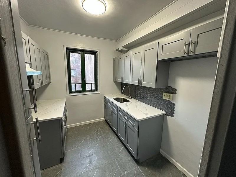 1515 Metropolitan Ave #6F - Photo 5 of 14