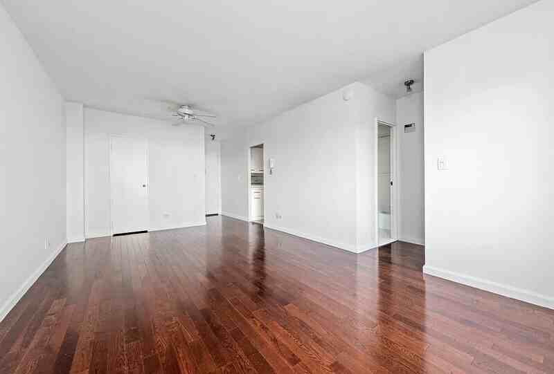 345 E 80th St #8A - Photo 2 of 6