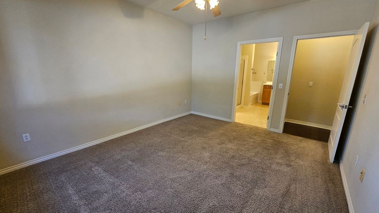 3601 E 103rd Cir #B13 - Photo 6 of 18