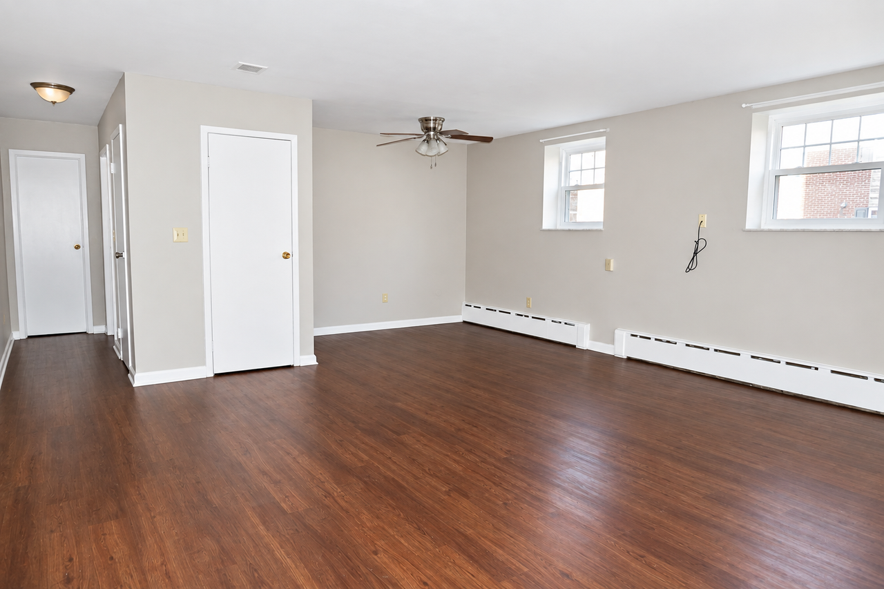 FRIENDSHIP COURT -- 162 - Photo 2 of 17
