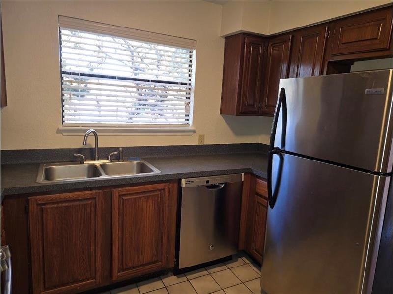 6206 Mountain Shadows Dr #A - Photo 5 of 17
