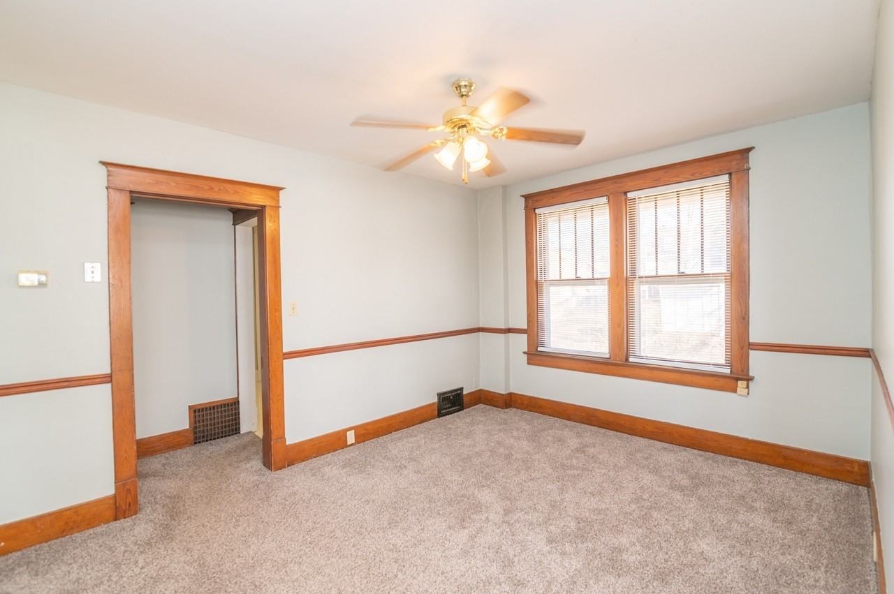 306 Brooks Street - Photo 4 of 12