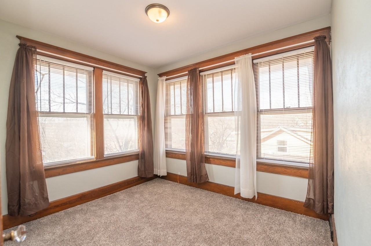 306 Brooks Street - Photo 7 of 12