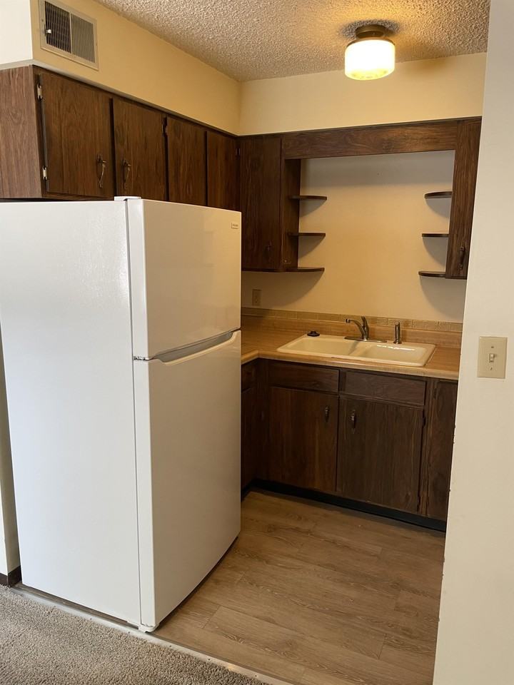 1415 North Main Street - Photo 6 of 8