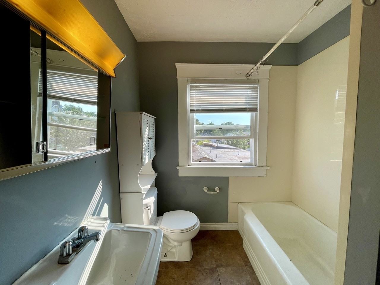 21 Casterton Avenue - Photo 5 of 12