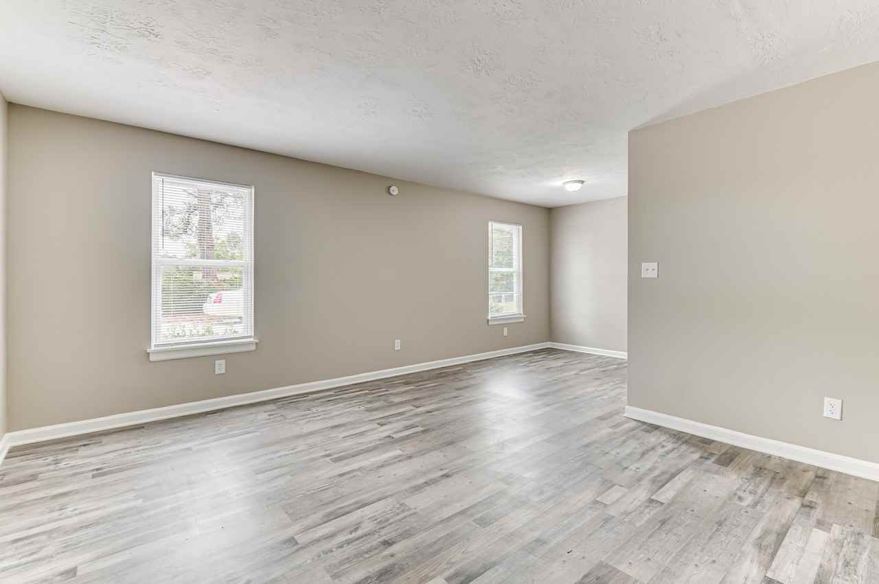 Colton Woods Apartments - Photo 3 of 24