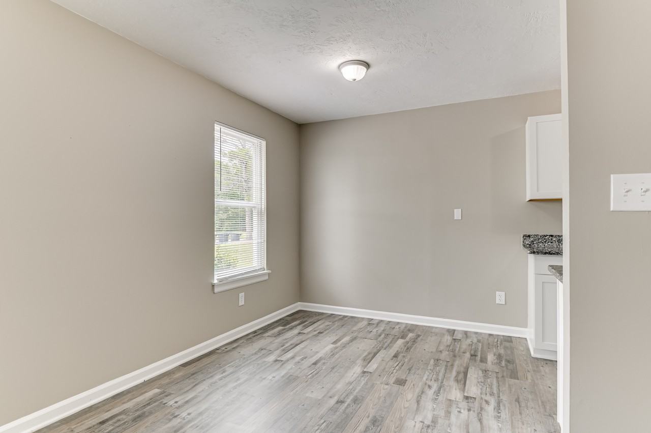 Colton Woods Apartments - Photo 5 of 24