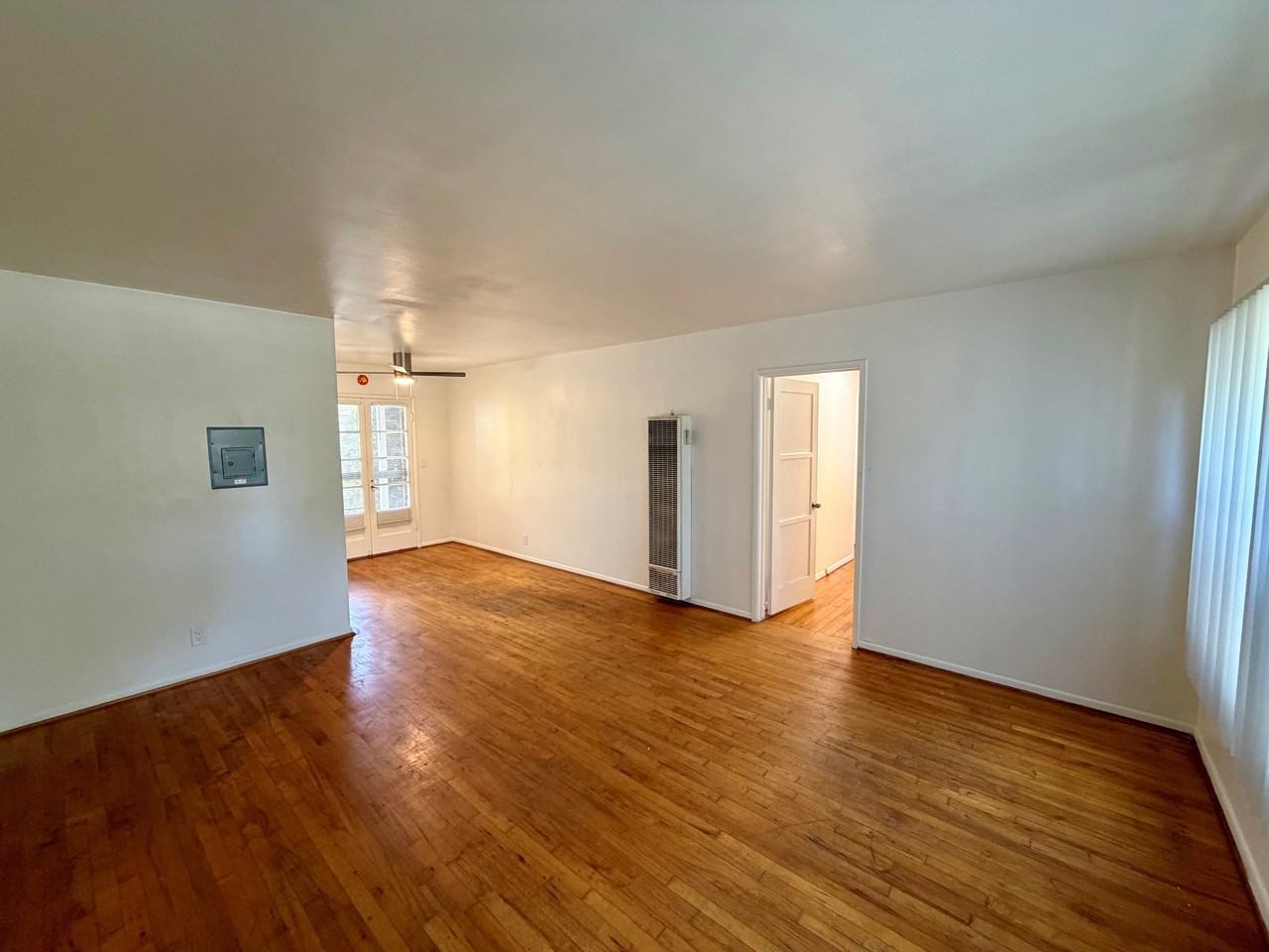 2111 HUNTINGTON/1801 - Photo 2 of 8