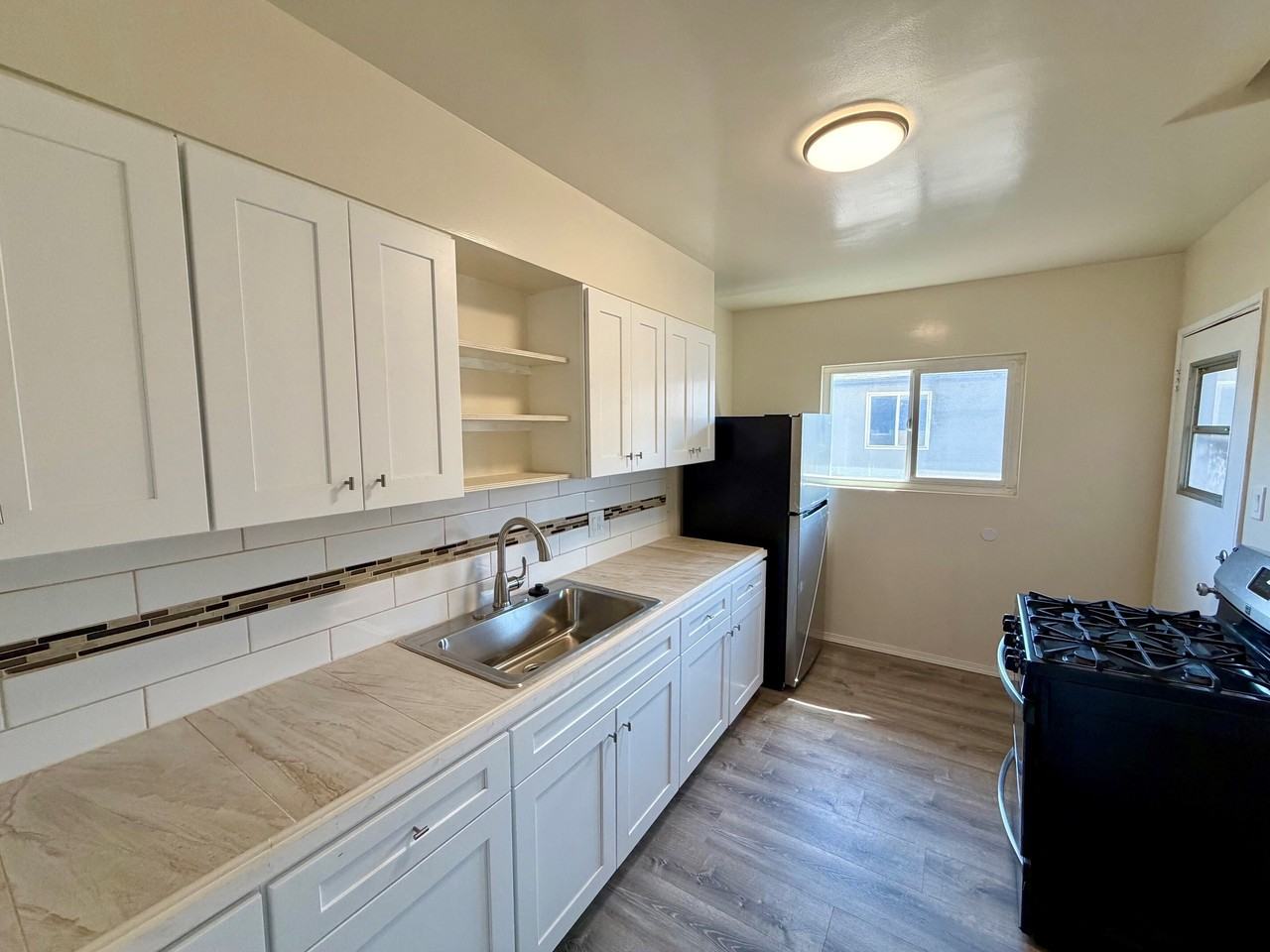 325 RAYMONDALE DRIVE (602) - Photo 4 of 8