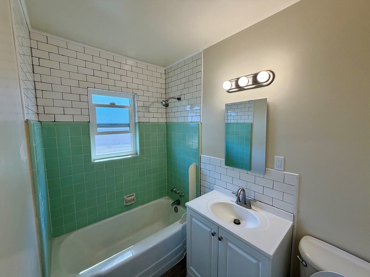 325 RAYMONDALE DRIVE (602) - Photo 6 of 8