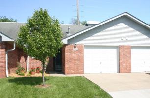 featured image of 1001 Forest Hills Ln