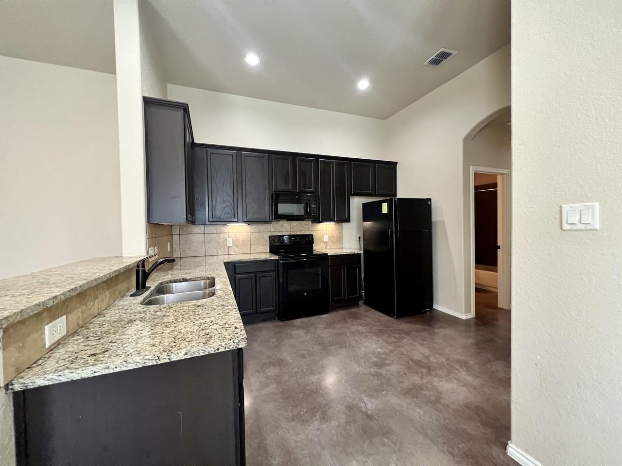 2553 Pahmeyer Road (2) - Photo 4 of 11