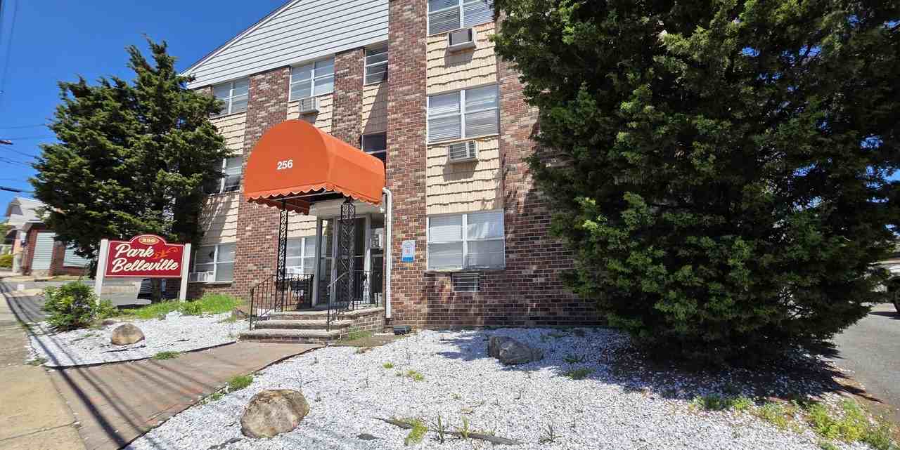 256 Belleville Avenue - Photo 5 of 5