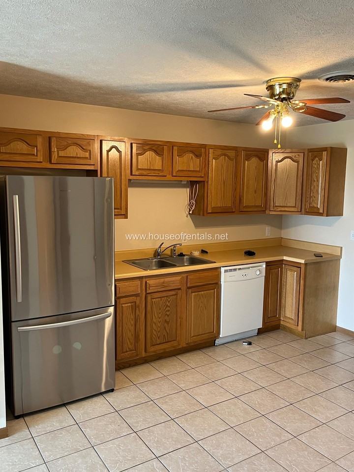 1411 Marion St. - Photo 3 of 9