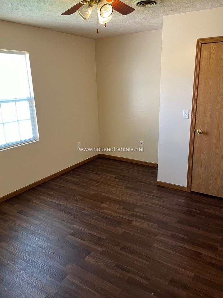 1411 Marion St. - Photo 5 of 9