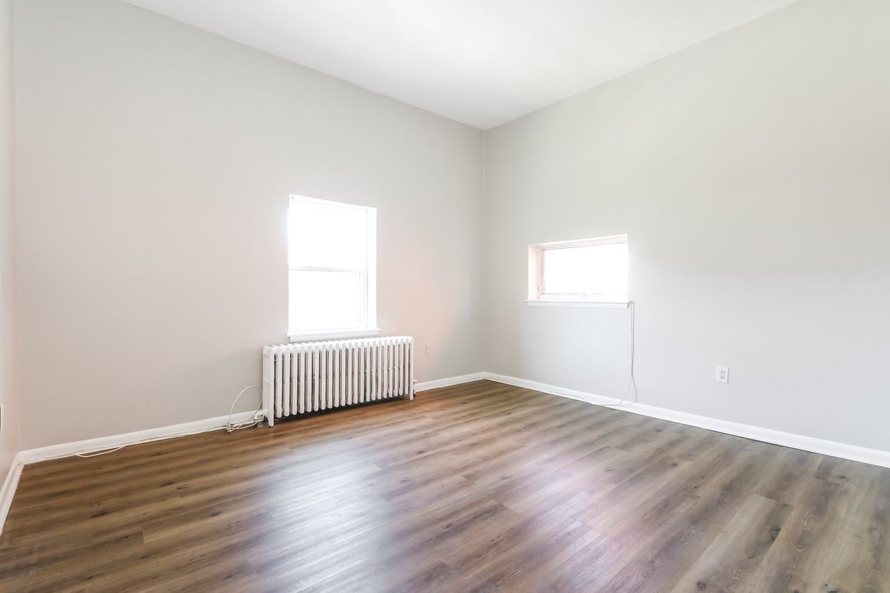 215 High Street - Photo 3 of 10