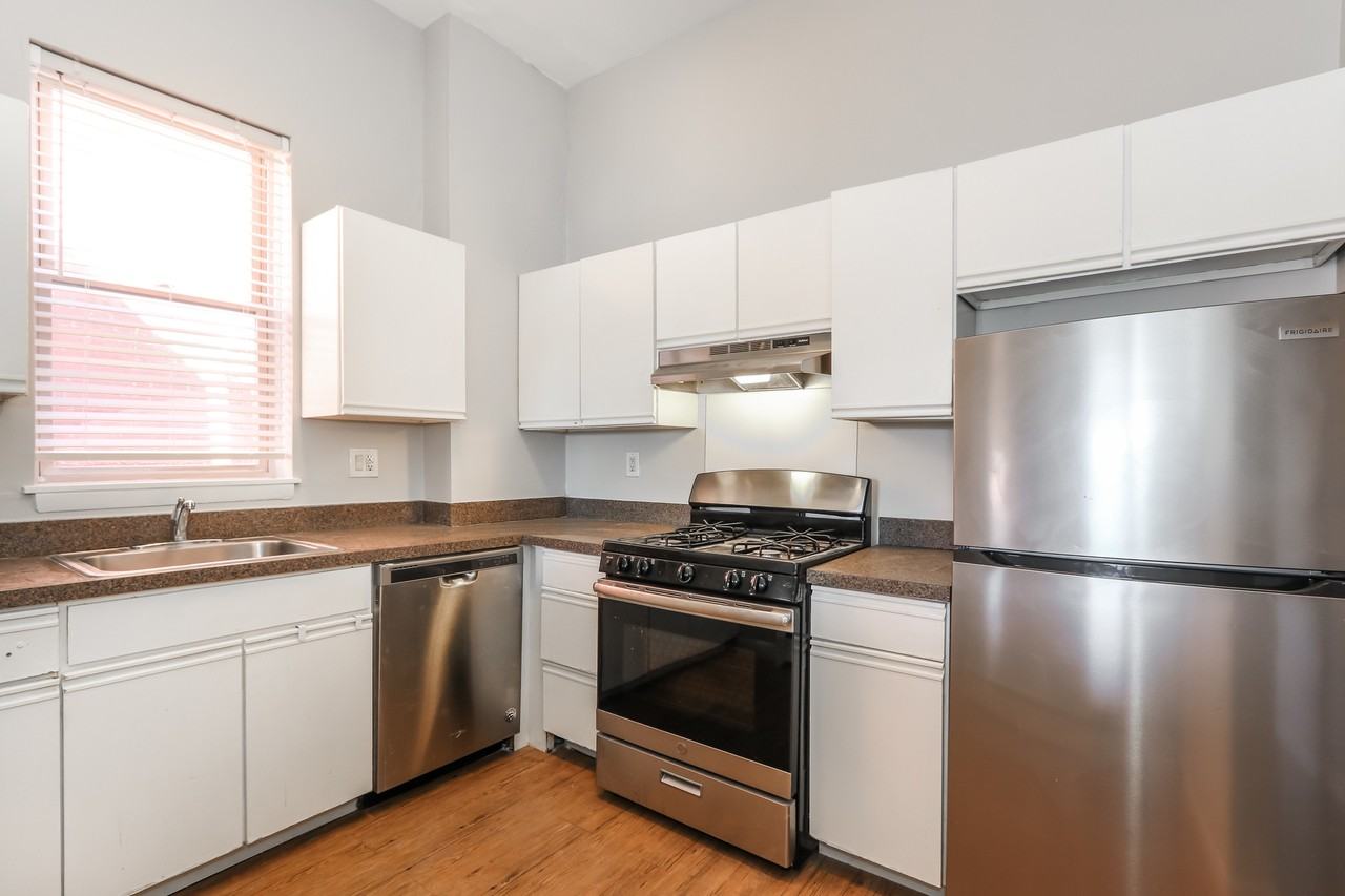 215 High Street - Photo 4 of 10