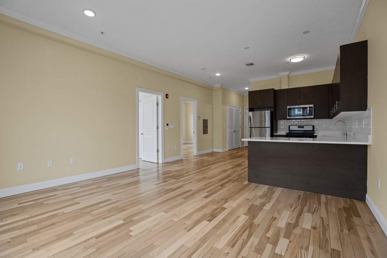 4401 Bergenline Avenue - Photo 3 of 11
