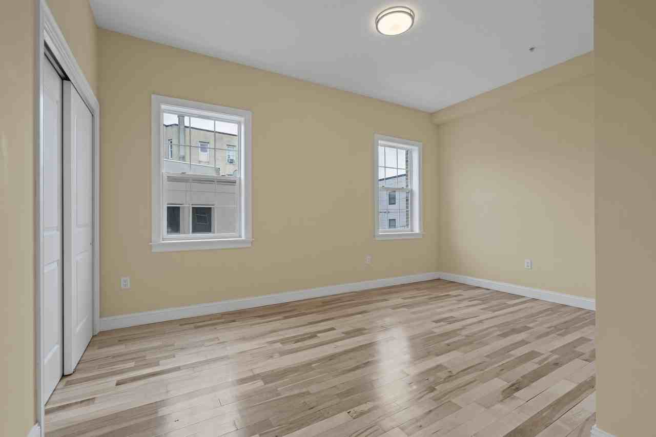 4401 Bergenline Avenue - Photo 6 of 11