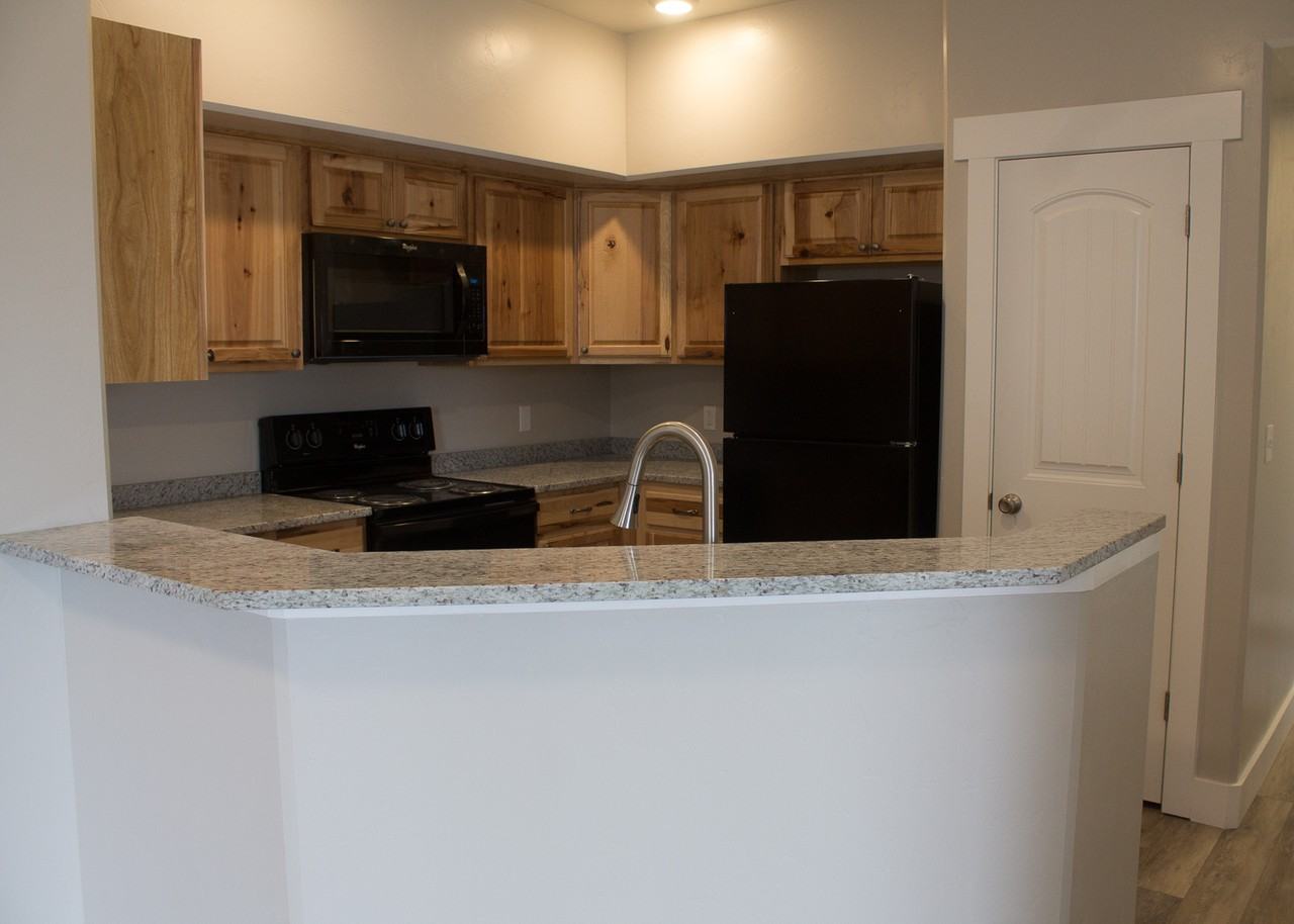 Mountain Shores Apartments - Photo 4 of 8