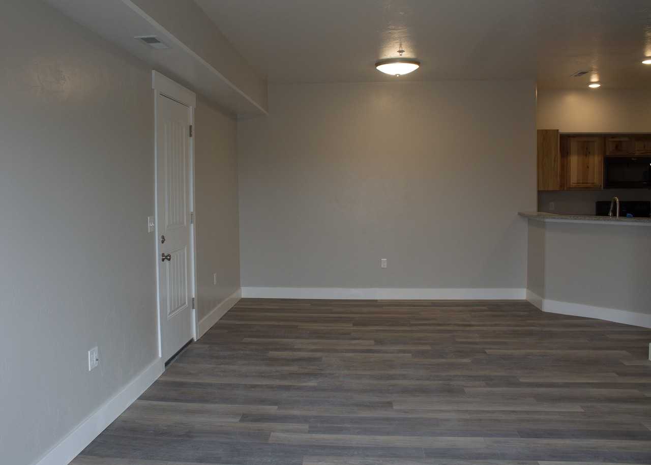 Mountain Shores Apartments - Photo 6 of 8