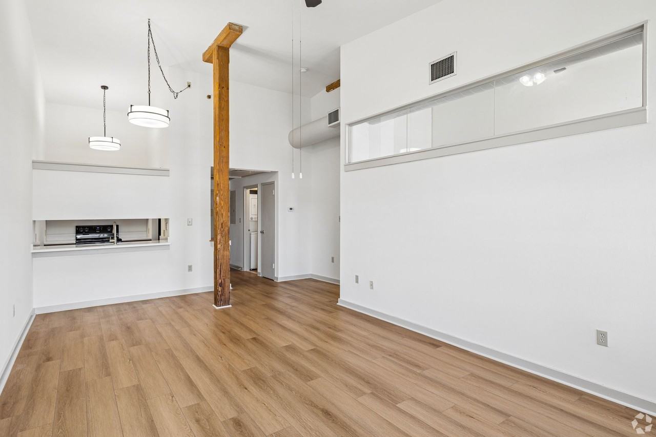 Peach Alley Court - Photo 5 of 14